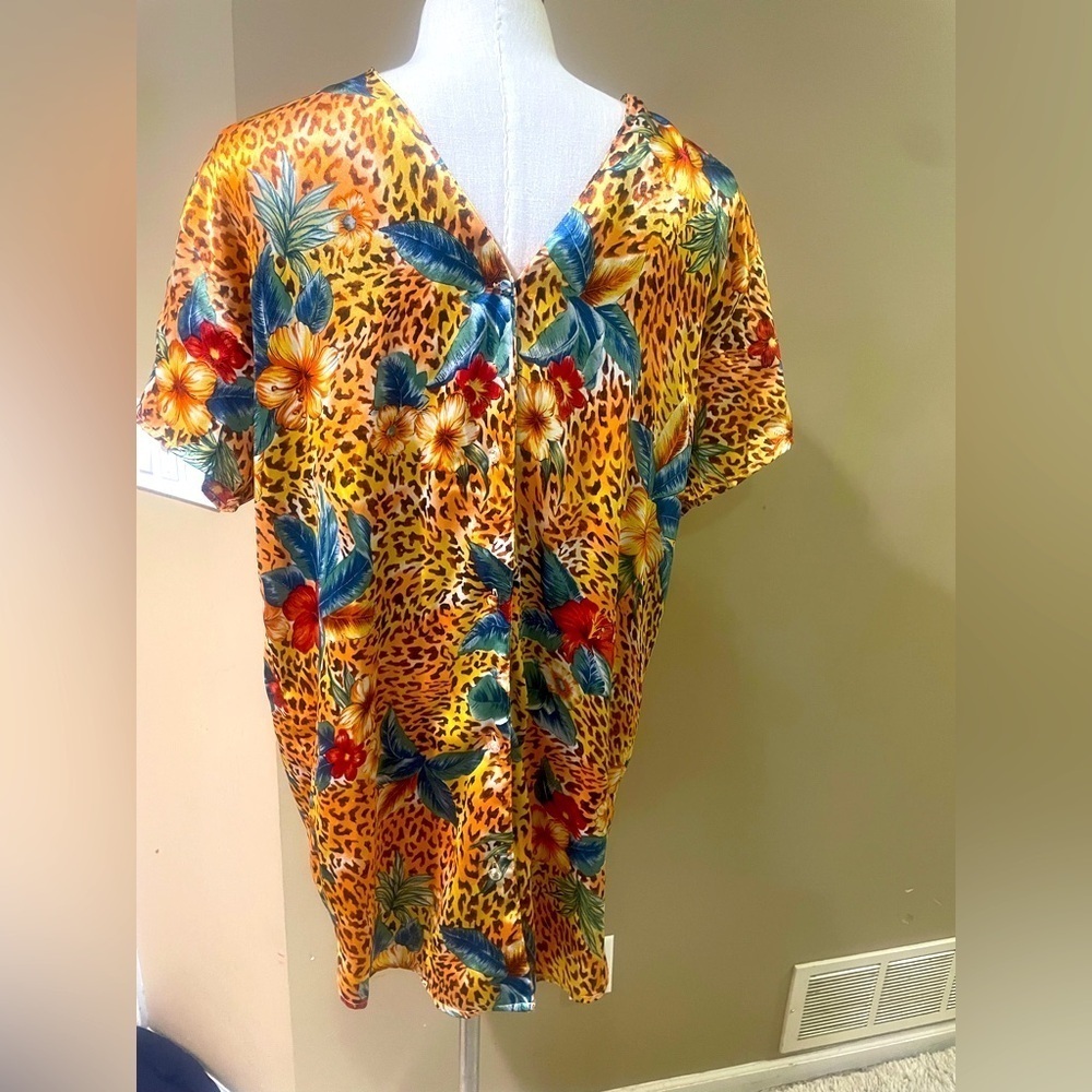 Women’s vintage pj silk/satin nightie size L Hawaiian leopards print Honors